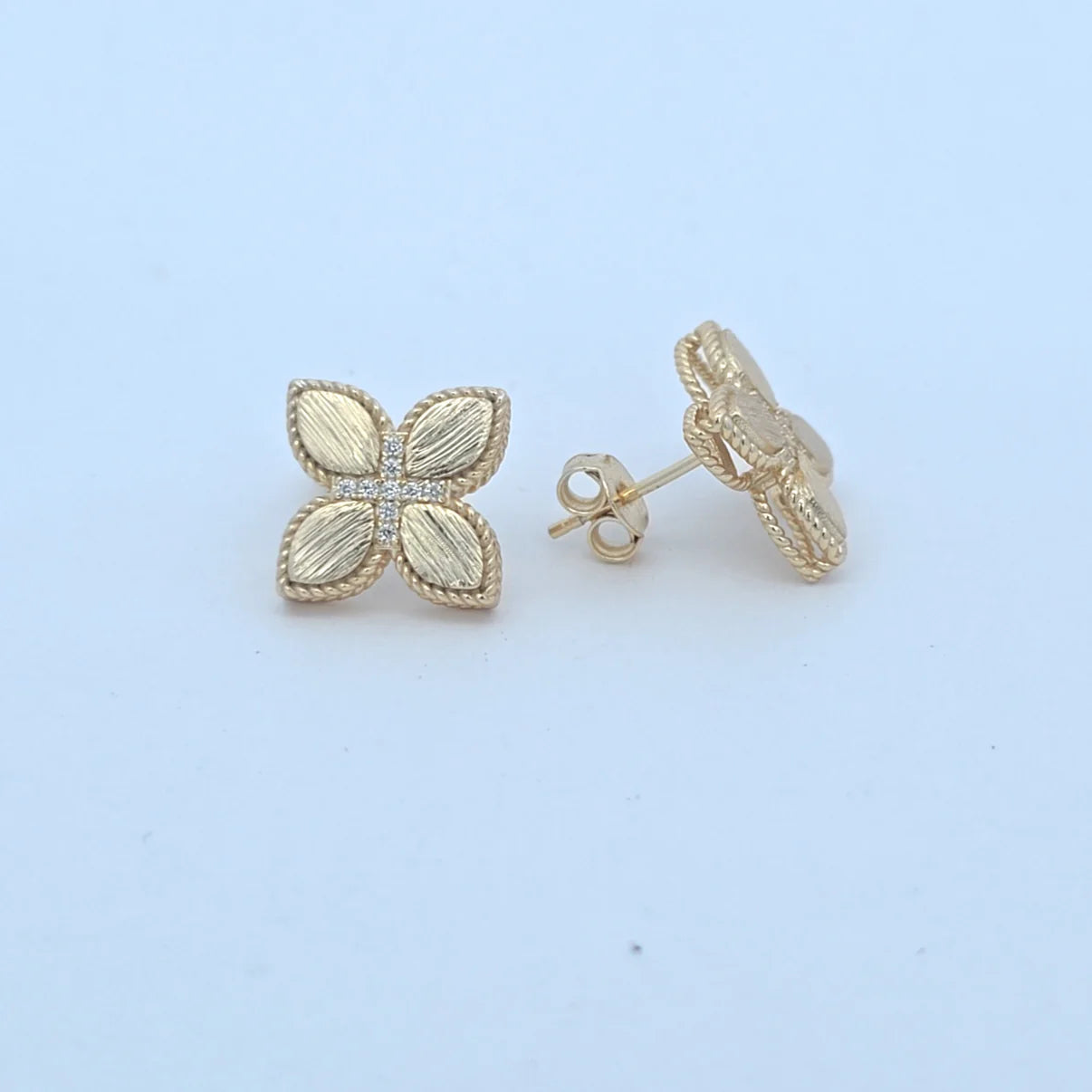 Matte Clover Earring