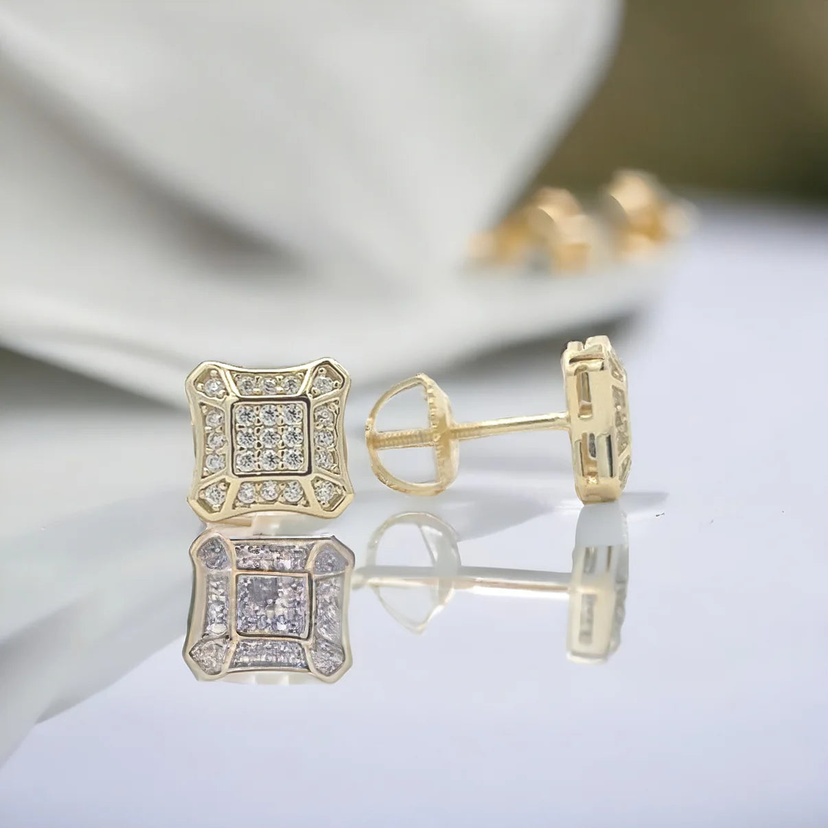 Grid Moissanite Earring