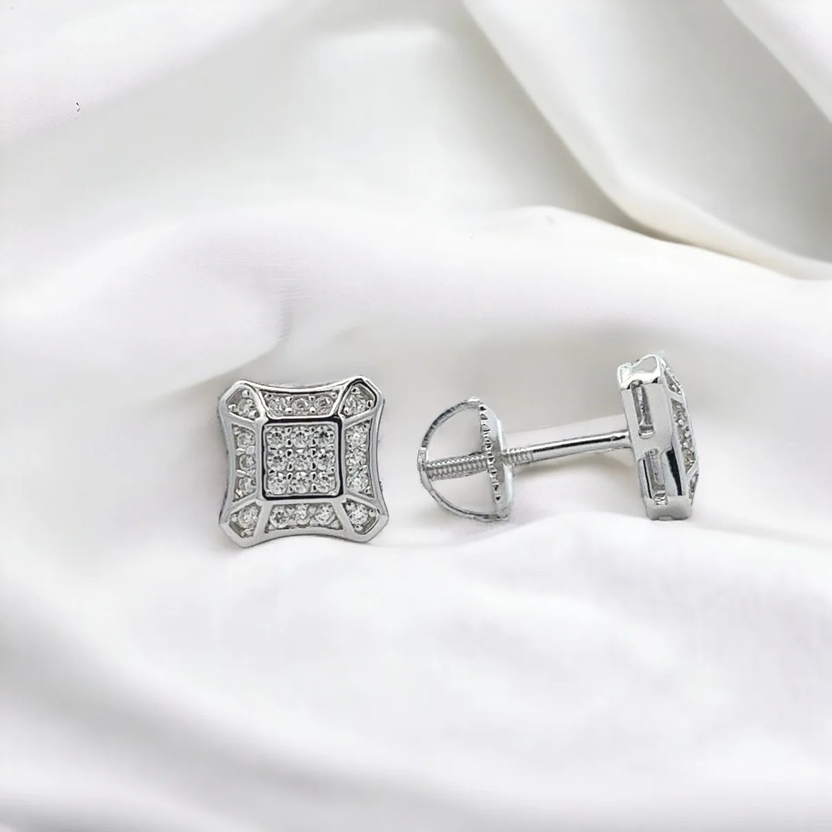 Grid Moissanite Earring